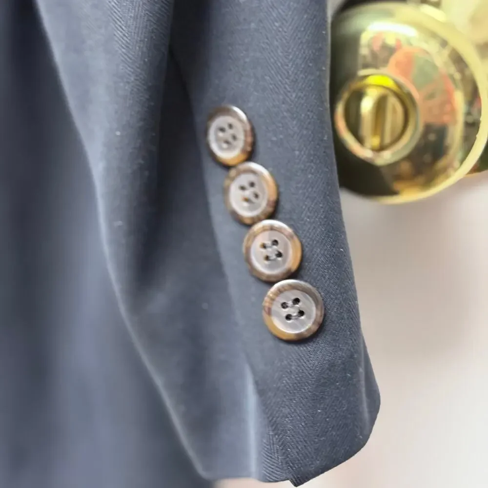 Bill Blass for Filenes Blazer, Black Silk 3 Button, Men's Size 42 S Vintage